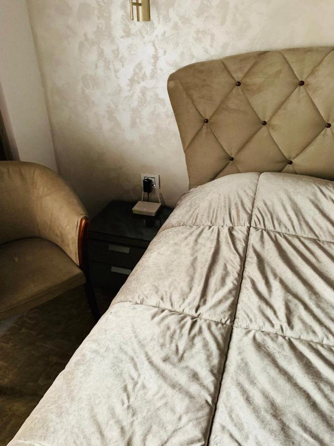Apartmán Garsoniera Lux Centru Pietonal Tirgu - Jiu Târgu Jiu Exteriér fotografie
